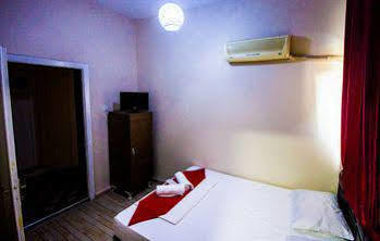 Cicek Palas Otel Измир Екстериор снимка